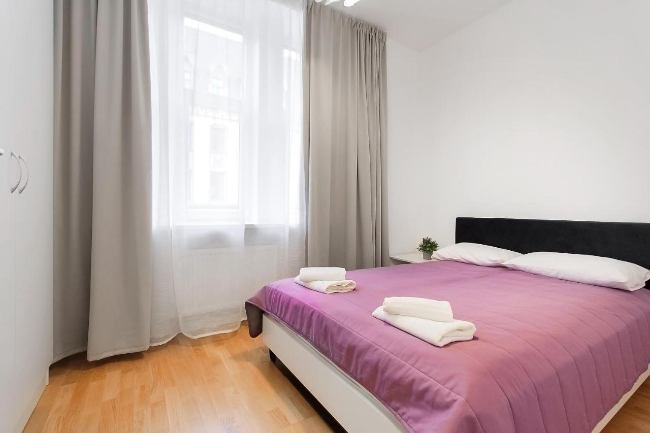Residential Barona Apartments In Riga Centre Luaran gambar
