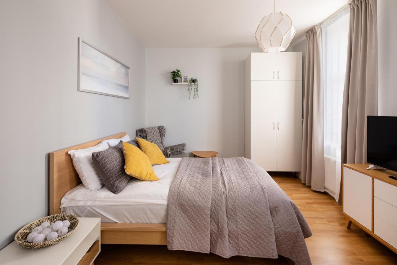 Residential Barona Apartments In Riga Centre Luaran gambar